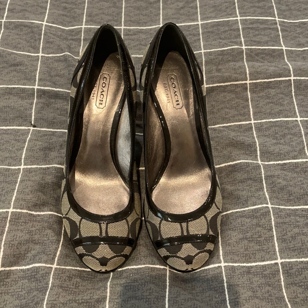 COPY - Woman Coach wedge pump shoes size 6B